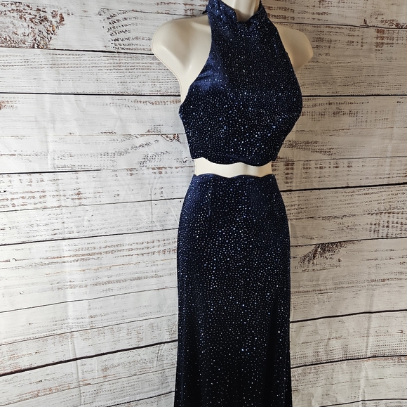 La femme gorgeous velvet & sparkle 2pc set - Picture 6 of 7